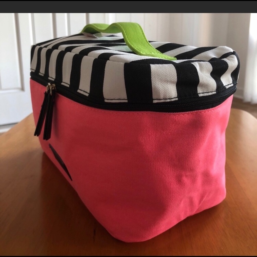 👙Victoria Secret’s Bra & Panty Traveler Bag👙 - Picture 7 of 8